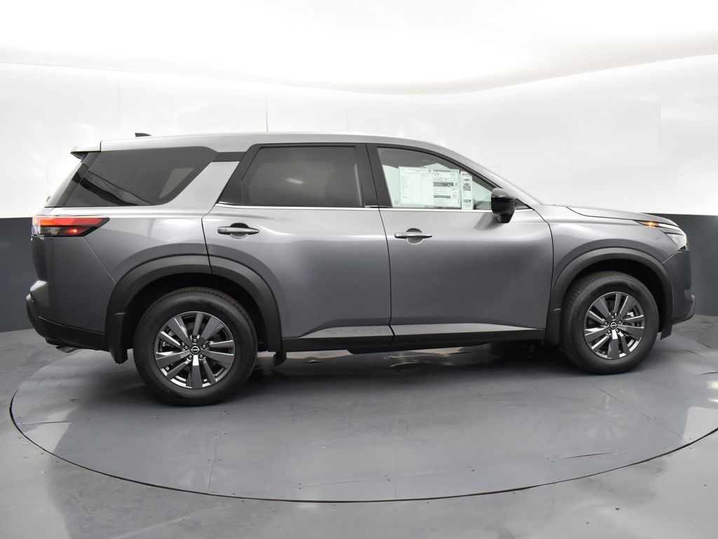 2025 Nissan Pathfinder S photo 8