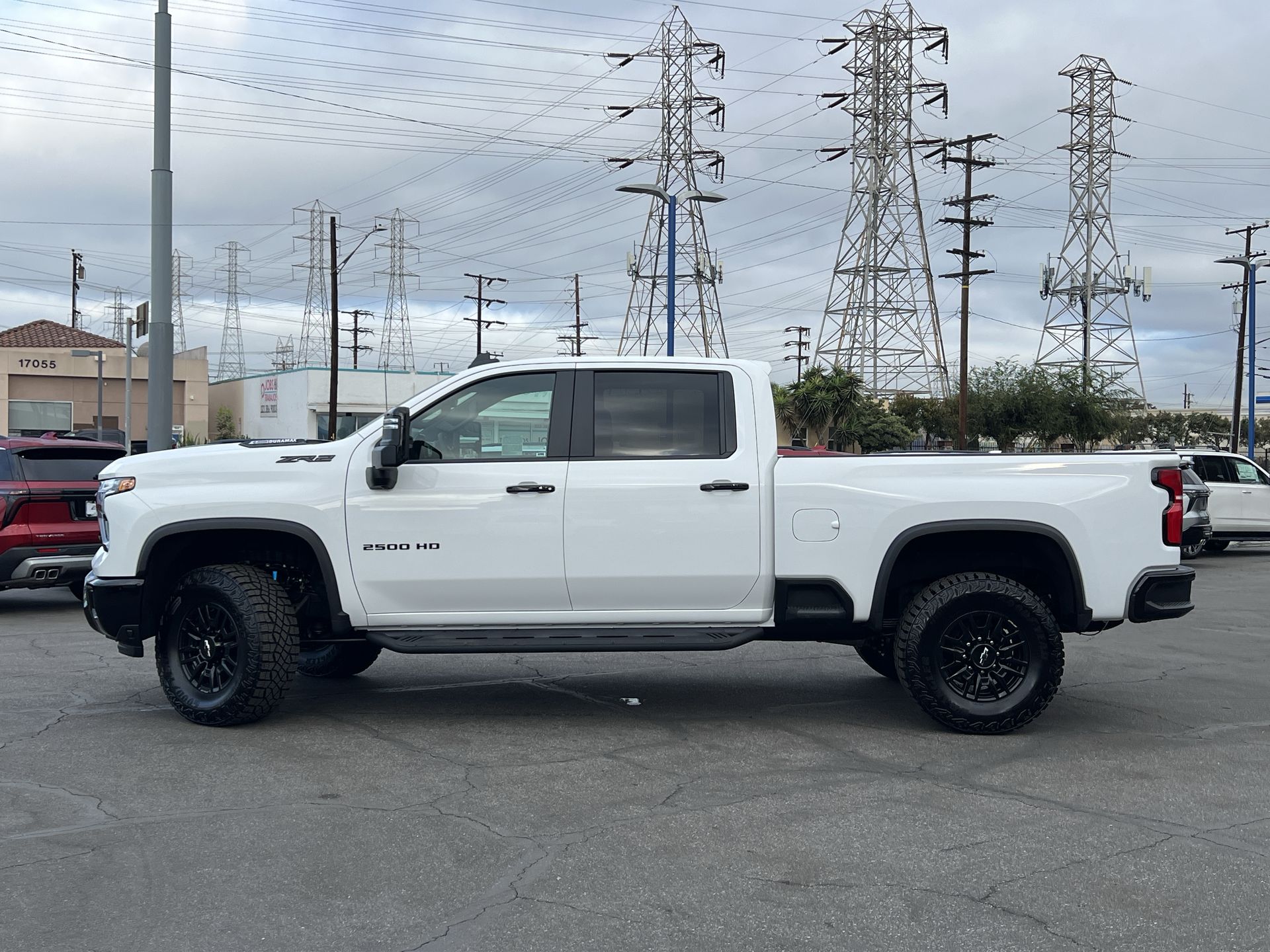 2025 Chevrolet Silverado 2500HD photo 2