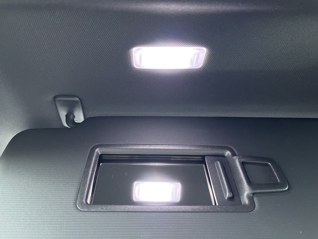 2025 Volkswagen Atlas Cross Sport SEL R-Line photo 48