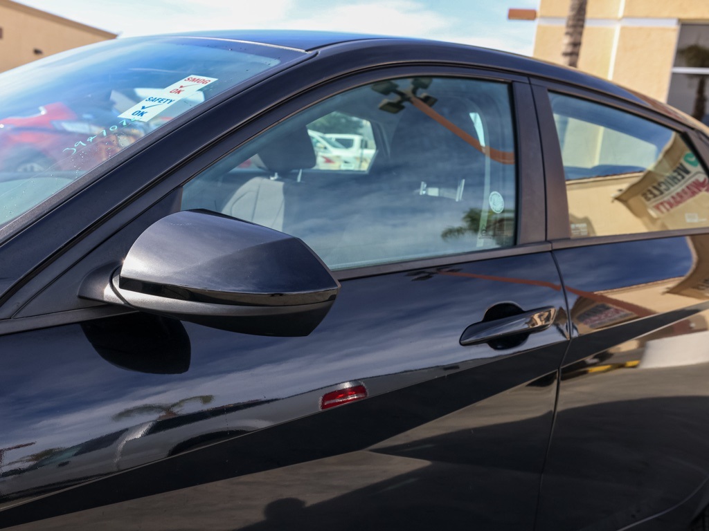 Used 2021 Black Hyundai SEL image 13