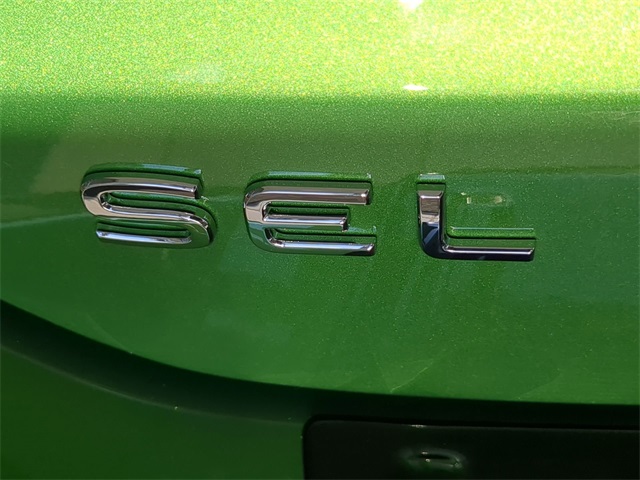 2025 Volkswagen Taos SEL photo 6