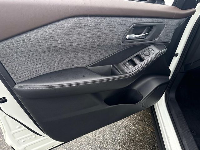 2023 Nissan Rogue SV photo 15