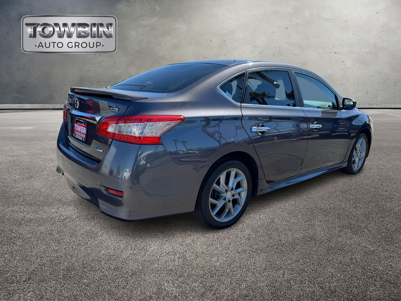 2013 Nissan Sentra SR photo 3