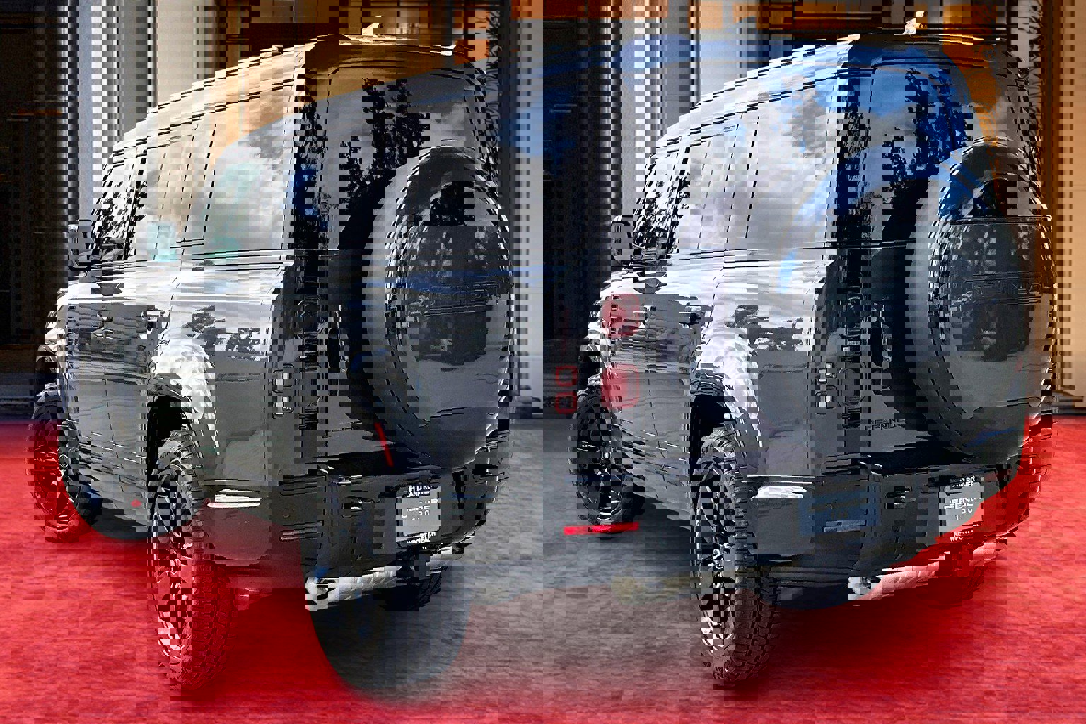 2025 Land Rover Defender 130 X-Dynamic SE photo 2