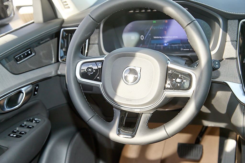 2026 VOLVO XC90 - Image 26