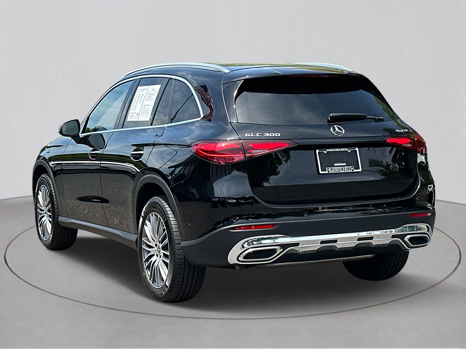 2024 Mercedes Benz GLC 300 4MATIC photo 2