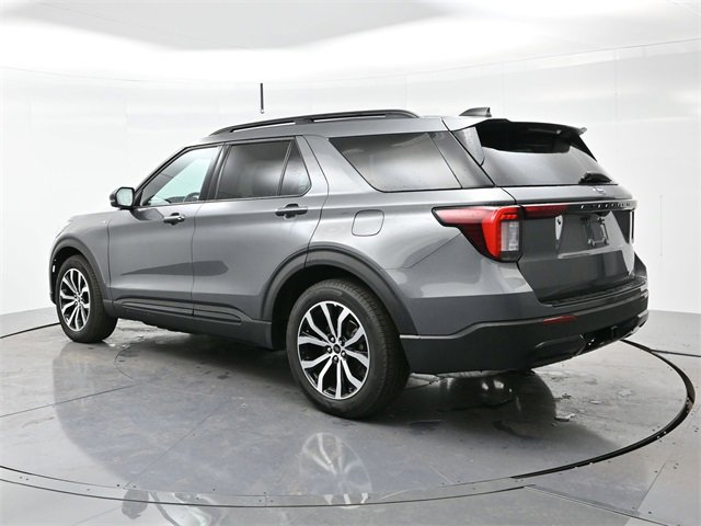 2025 Ford Explorer ST-Line photo 5