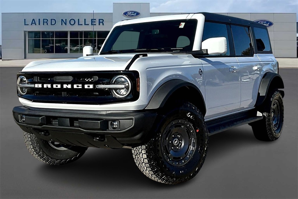 2025 Ford Bronco 4-Door Outer Banks's photo