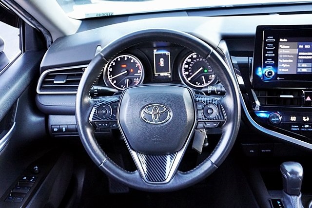 Used 2021 White Toyota SE Nightshade image 17