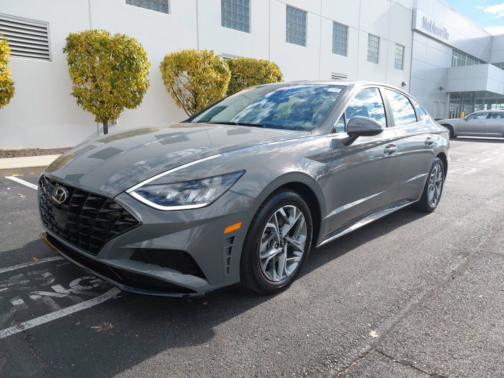 2023 Hyundai Sonata SEL photo 2