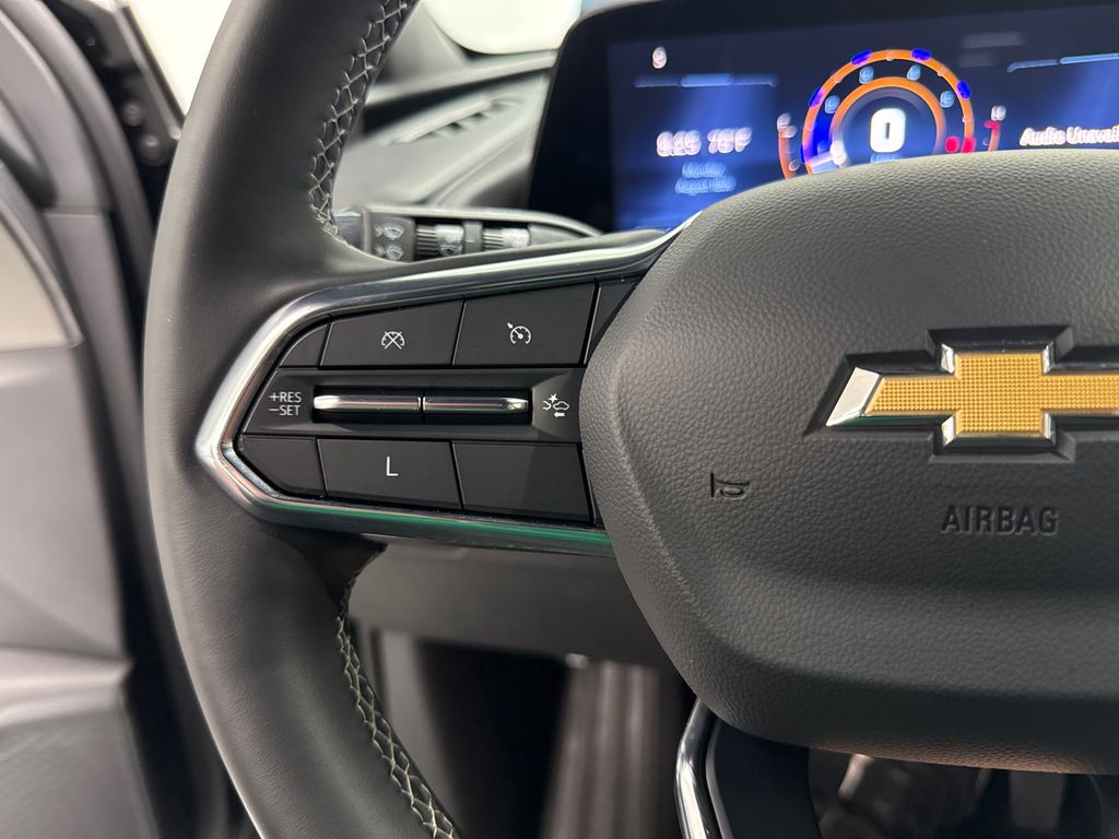 2025 Chevrolet Traverse photo 15