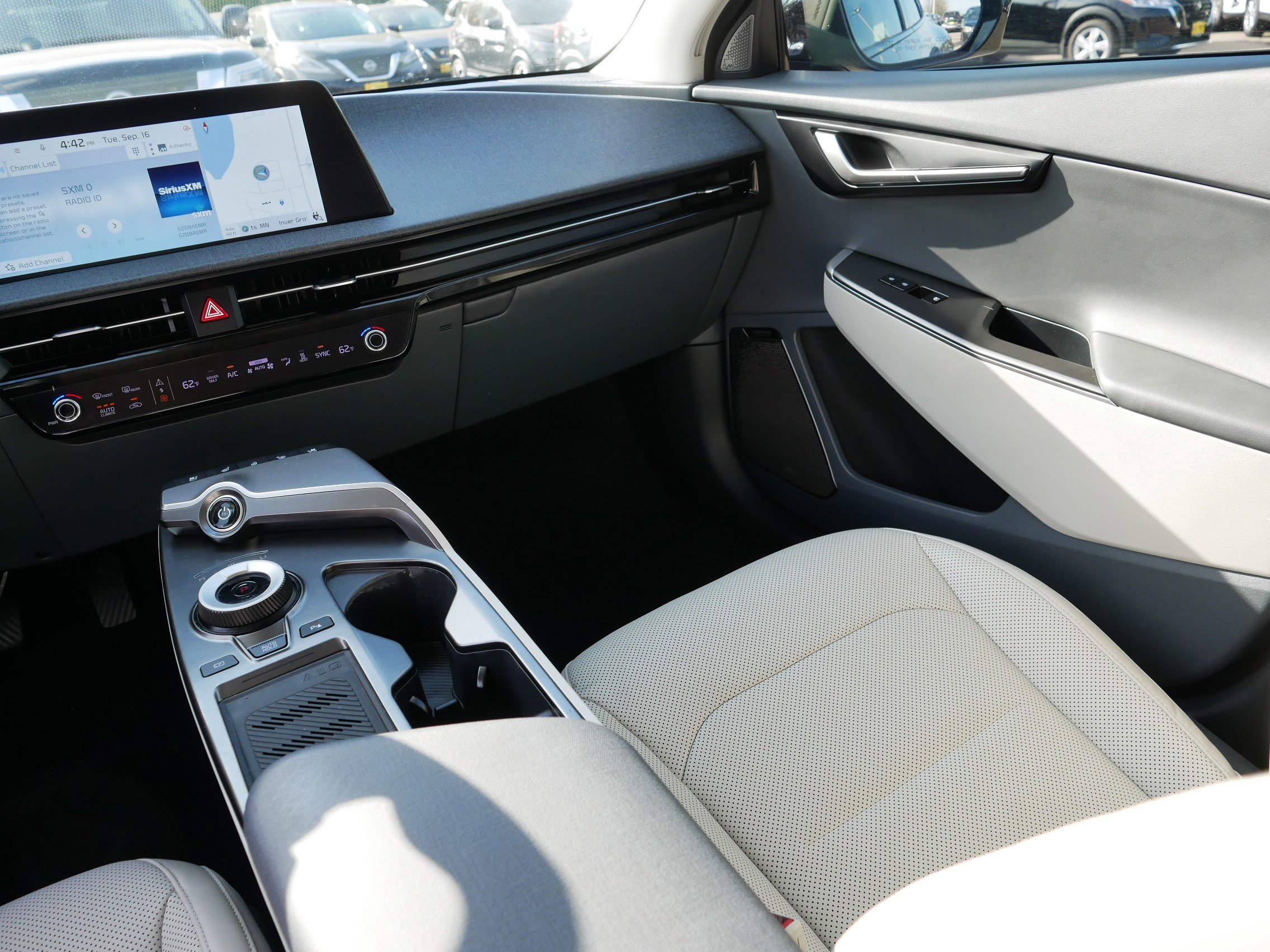 2022 Kia EV6 Wind photo 10