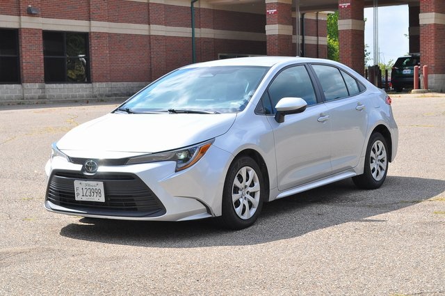 2023 Toyota Corolla LE photo 7