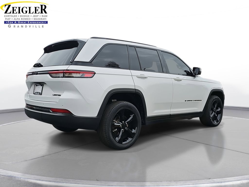 2023 Jeep Grand Cherokee Limited photo 3