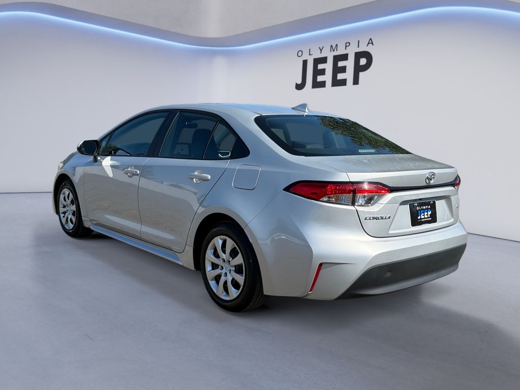 2024 Toyota Corolla LE photo 3