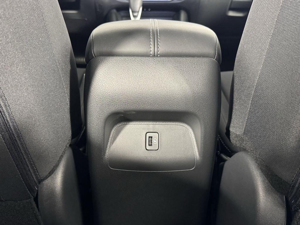 2025 Nissan Sentra SV photo 29