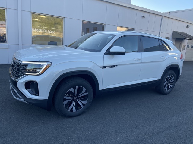 2026 Volkswagen Atlas Cross Sport SE photo 2
