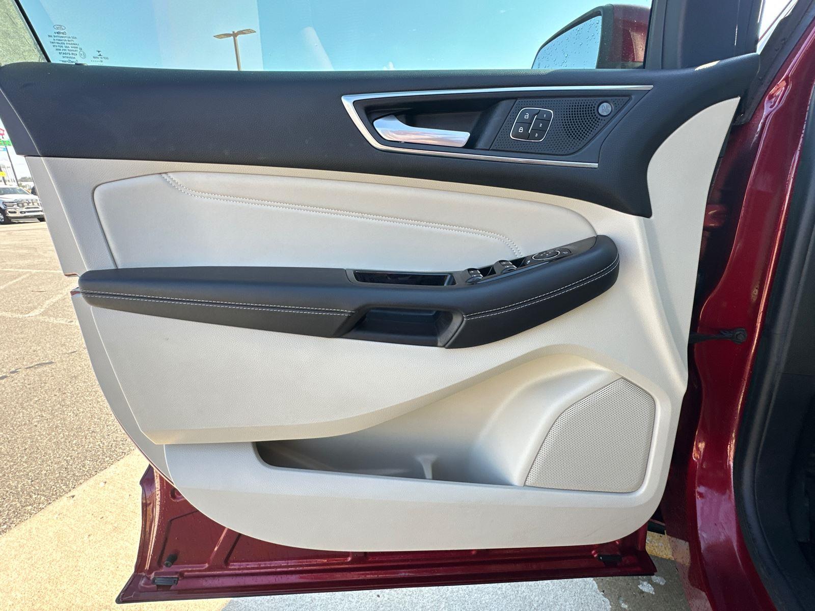 2019 Ford Edge Titanium photo 7
