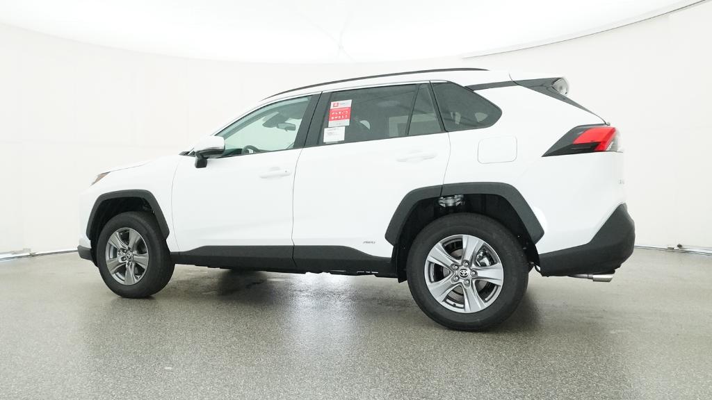 2025 Toyota RAV4 Hybrid XLE photo 11