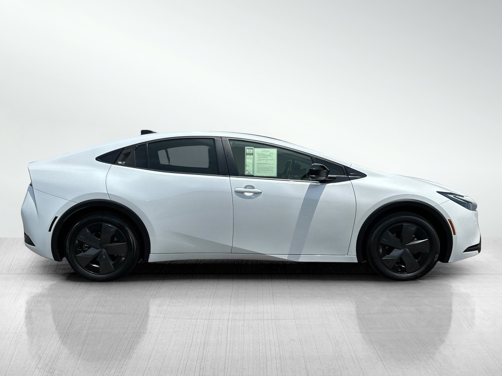 2024 Toyota Prius LE photo 3
