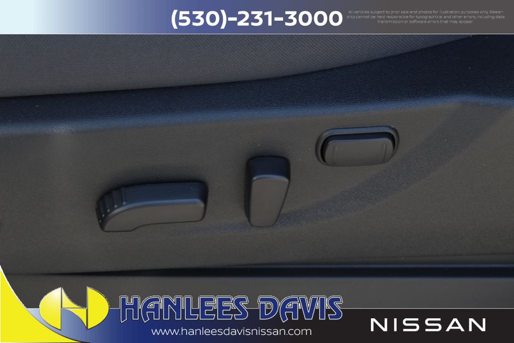 2025 Nissan Frontier Crew Cab SV photo 11