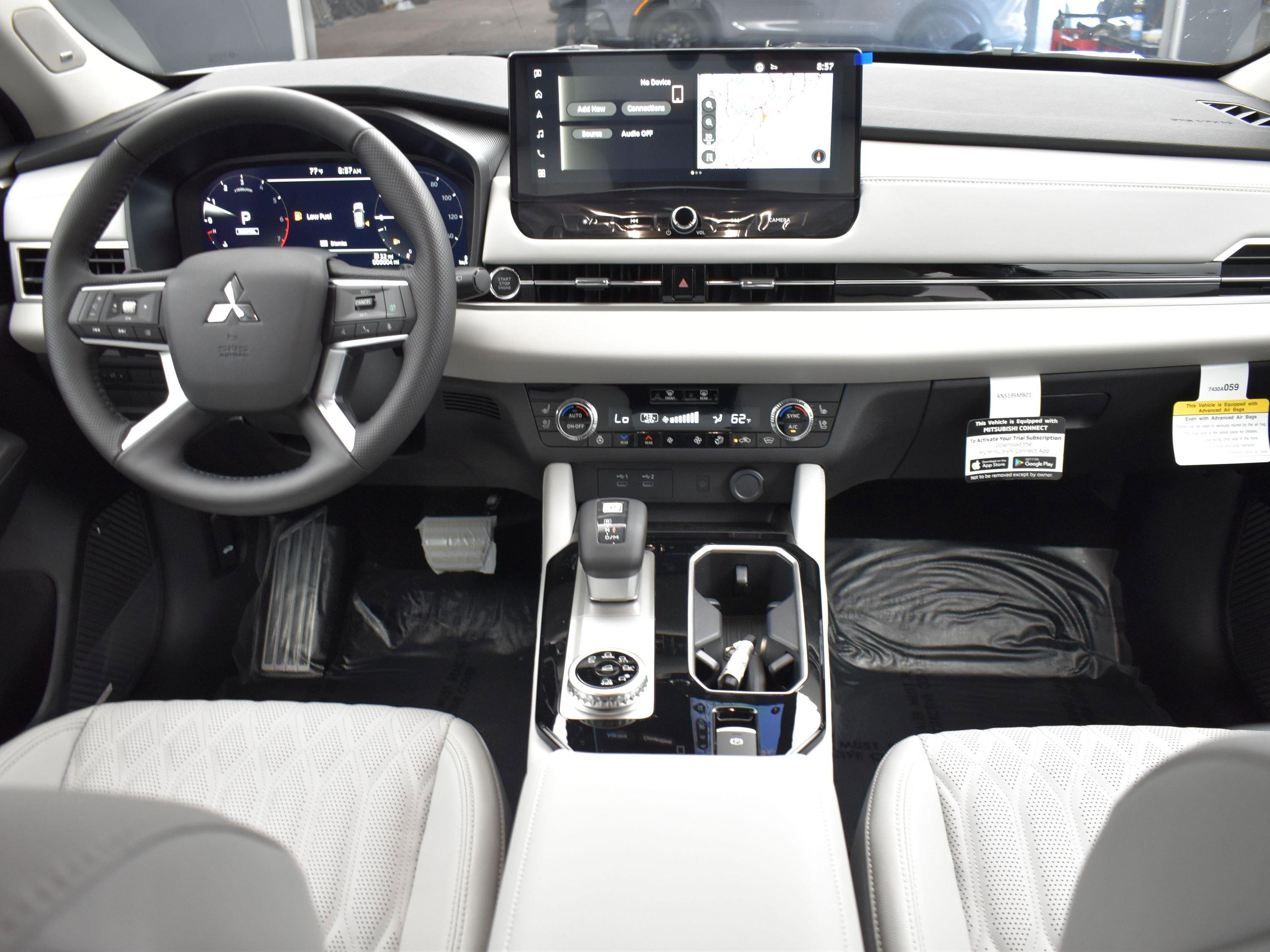 2025 Mitsubishi Outlander SEL photo 17