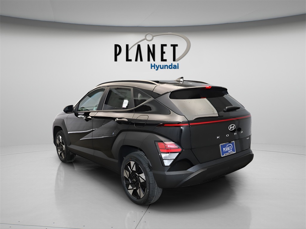 2025 Hyundai Kona SEL photo 2