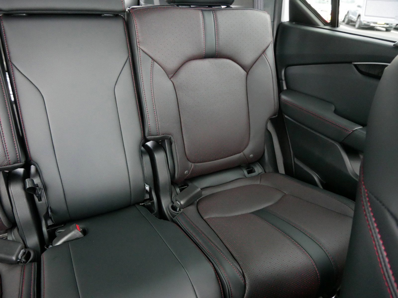 2025 Honda Pilot Black Edition photo 13