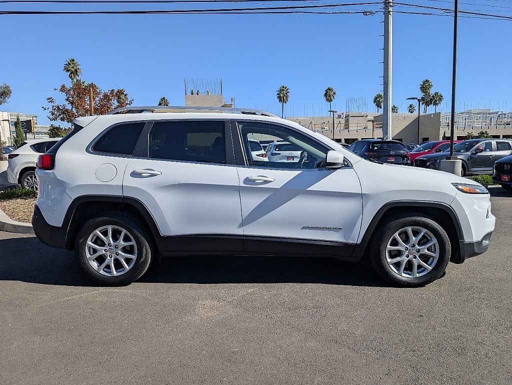 2016 Jeep Cherokee Latitude photo 4