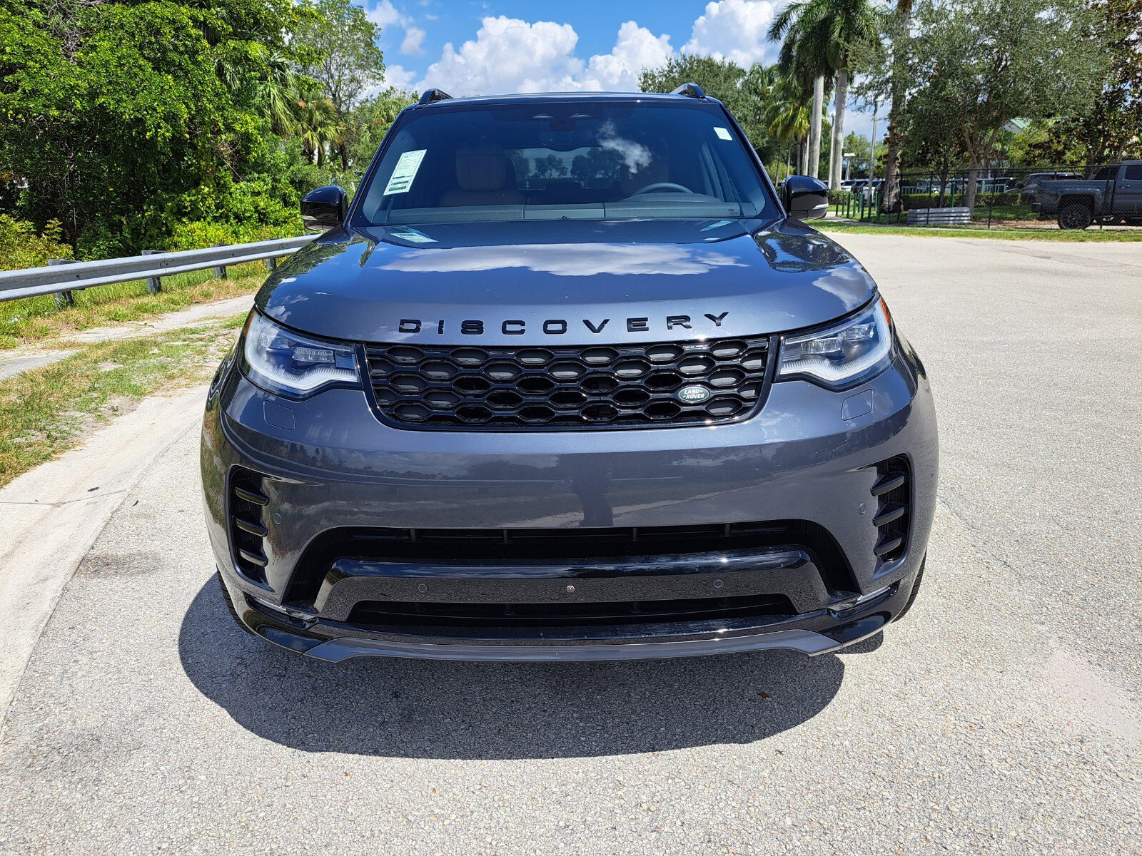 2025 Land Rover Discovery SE photo 7