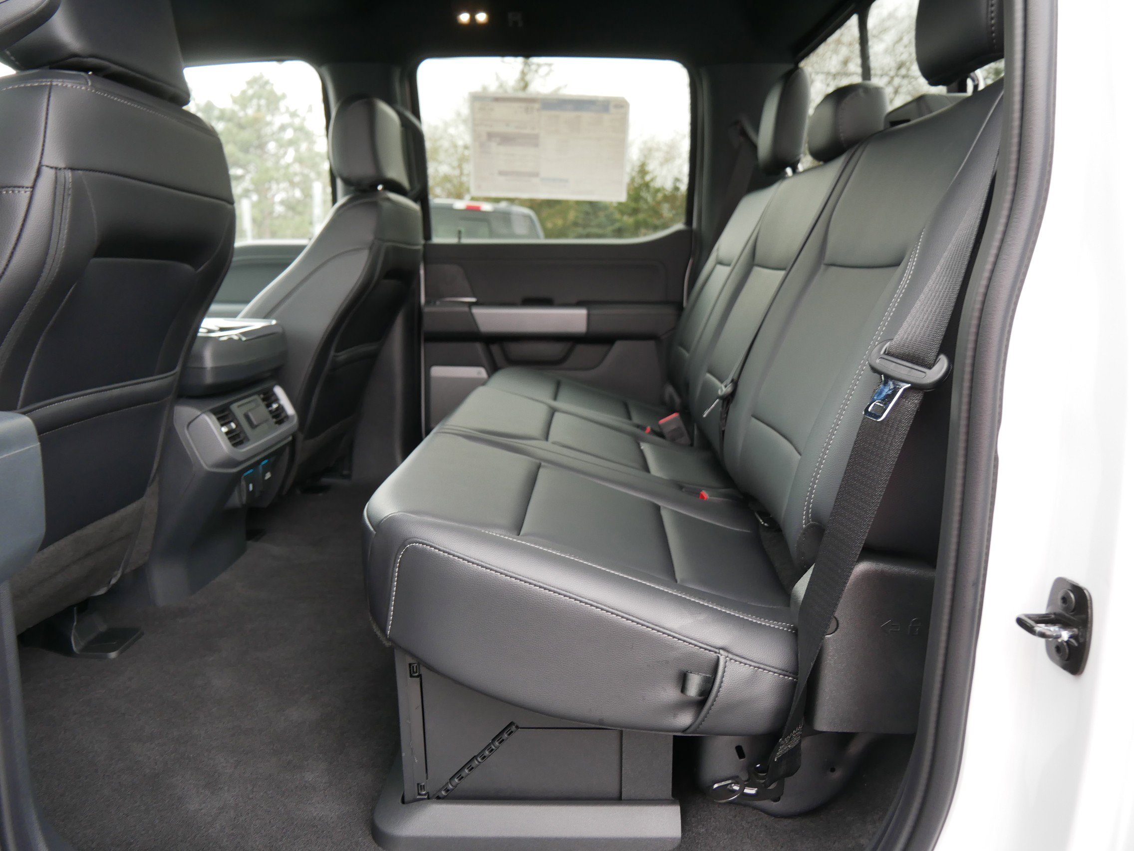 2025 Ford F-150 XLT photo 7