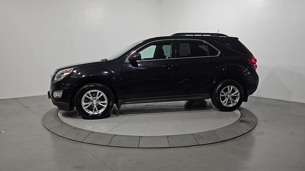 2016 Chevrolet Equinox LT photo 2