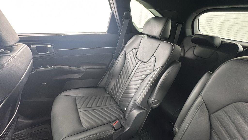 2026 Kia Sorento X-Line SX Prestige photo 14