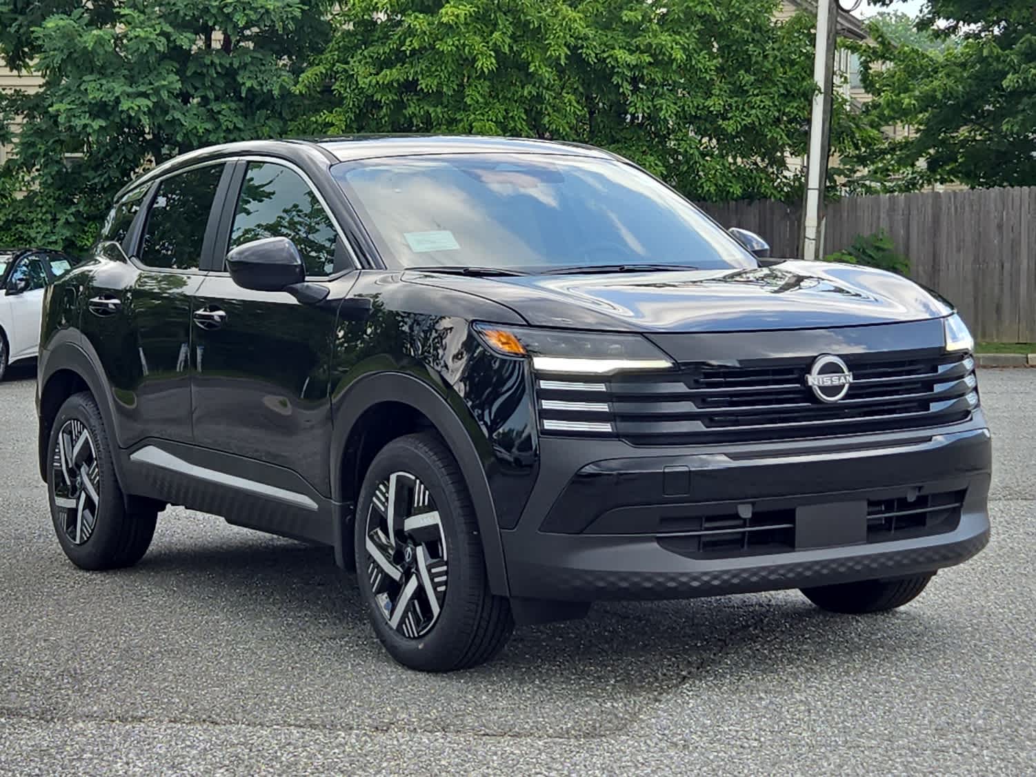 2025 Nissan Kicks SV photo 2