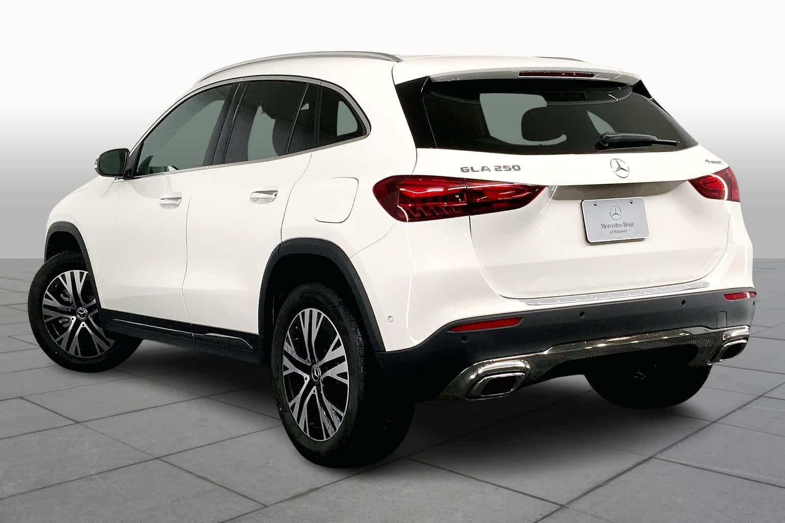 2025 Mercedes Benz GLA 250 4MATIC photo 4