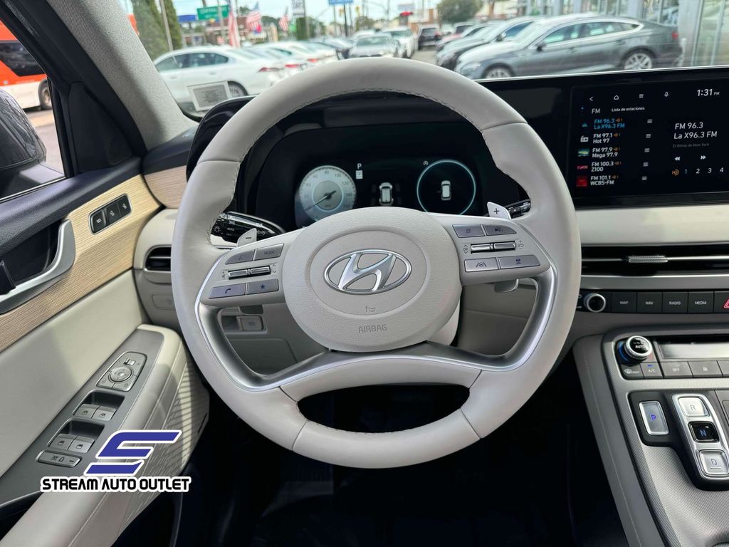 2025 Hyundai Palisade Limited photo 13