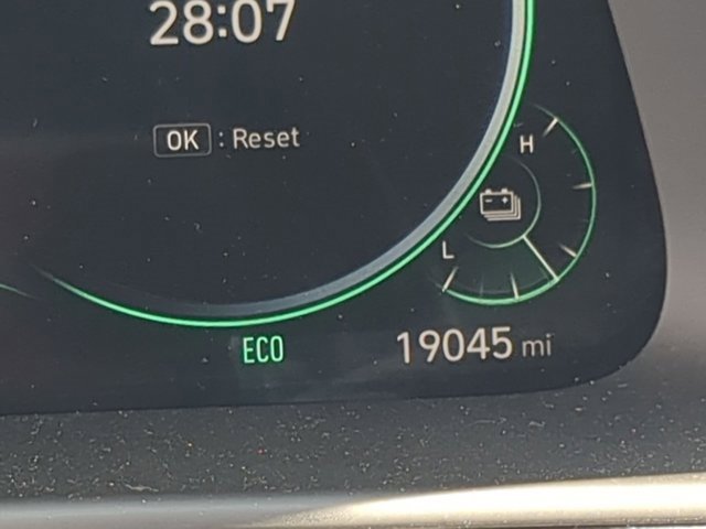 2023 Hyundai Sonata Hybrid Limited photo 4