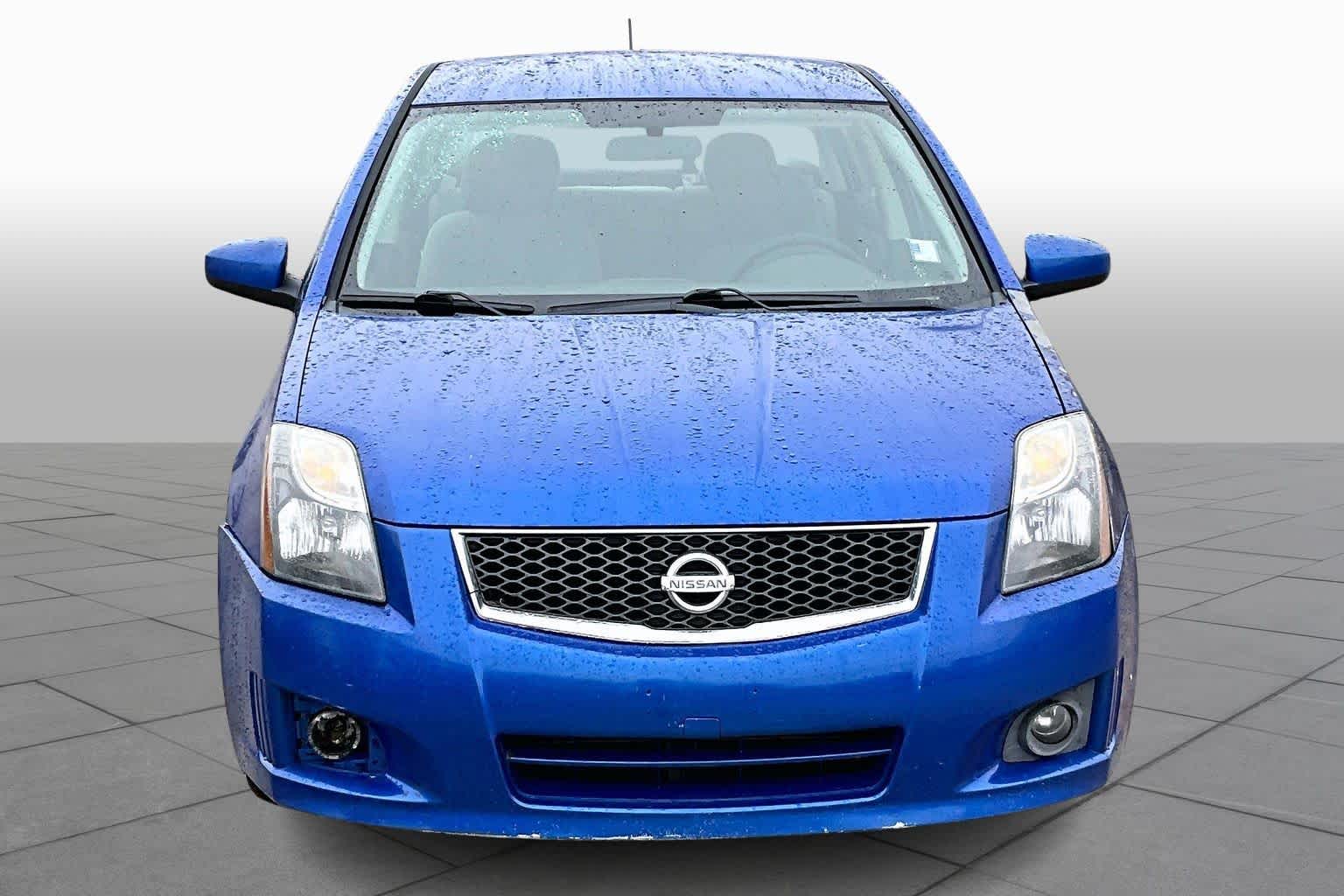 2010 Nissan Sentra 2.0 SR photo 3