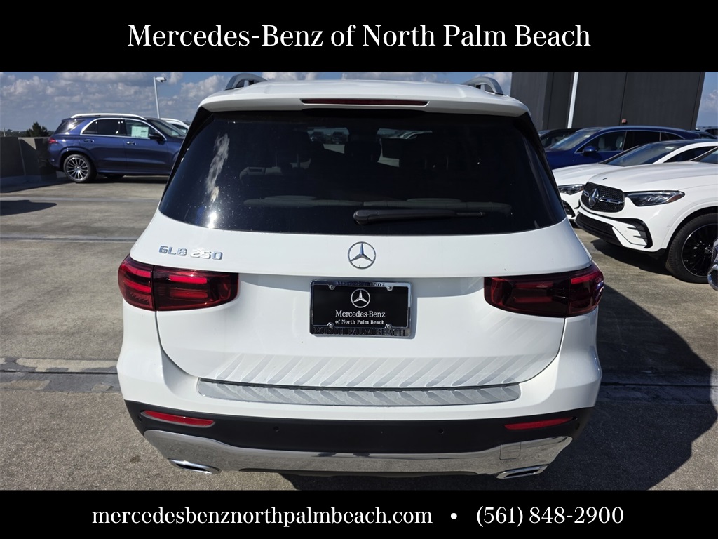 2026 Mercedes Benz GLB 250 photo 3