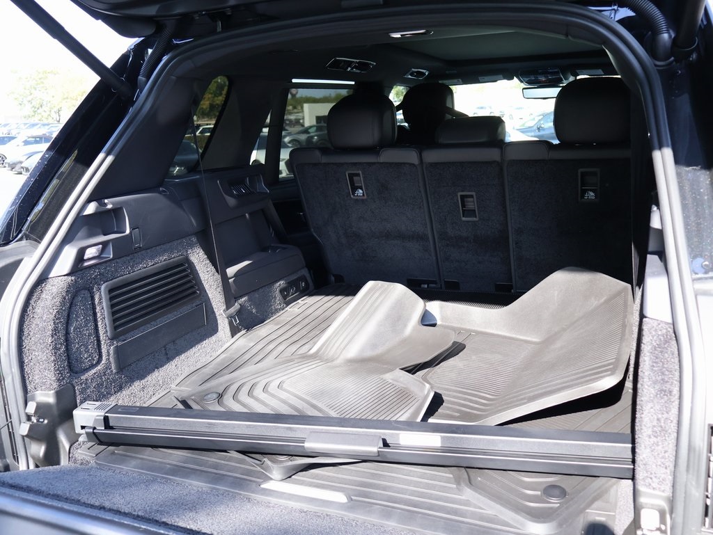 2025 Land Rover Range Rover SE photo 15