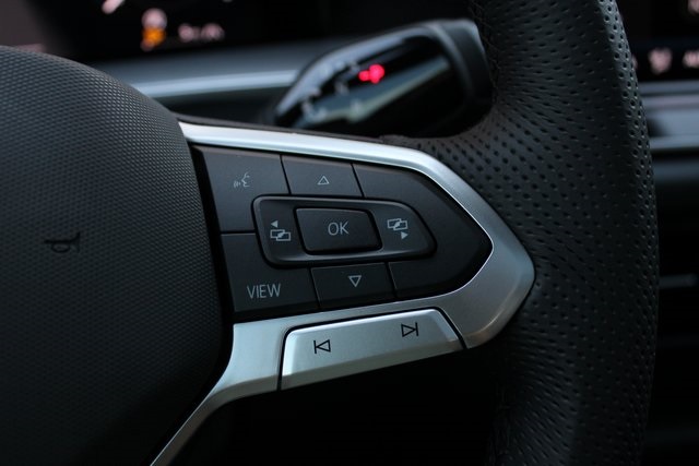2025 Volkswagen Tiguan SE R-Line Black photo 5