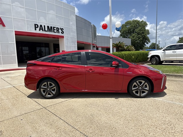 2022 Toyota Prius L photo 2