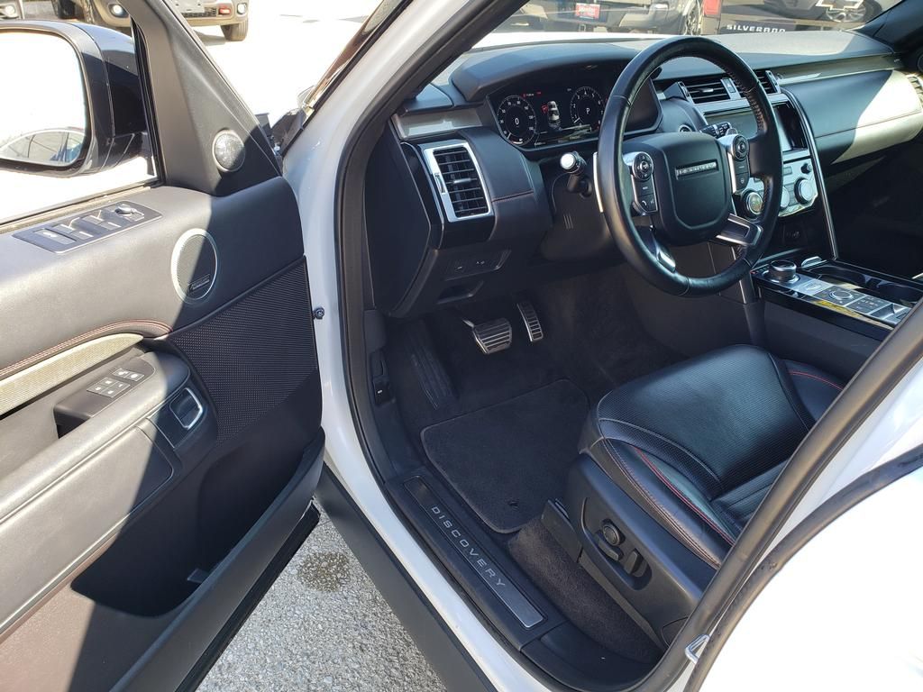 2018 Land Rover Discovery HSE photo 15