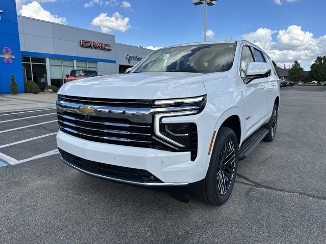 2025 Chevrolet Tahoe LT photo 2