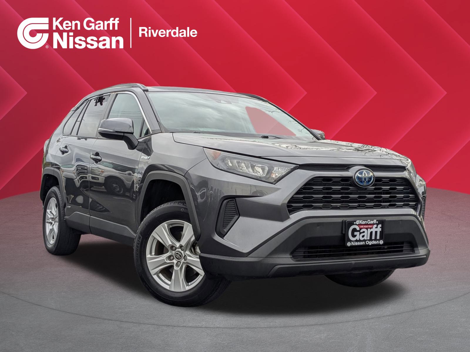 2021 Toyota RAV4 LE's photo