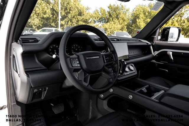 2025 Land Rover Defender 130 X-Dynamic SE photo 2