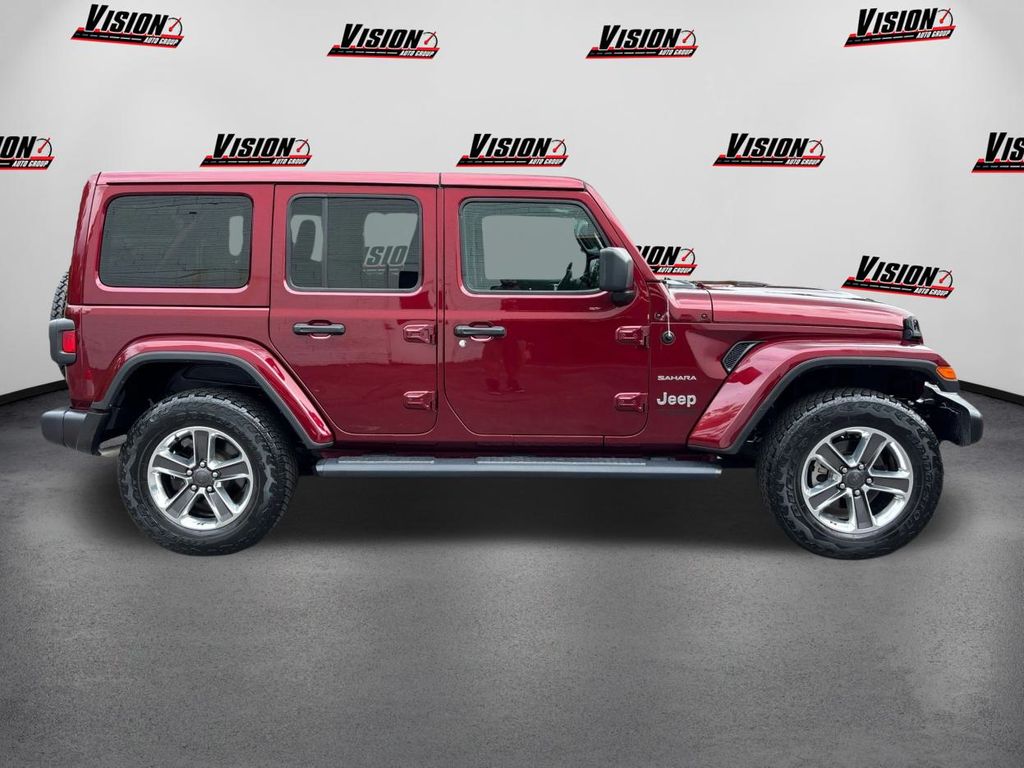 2021 Jeep Wrangler Unlimited Sahara photo 3
