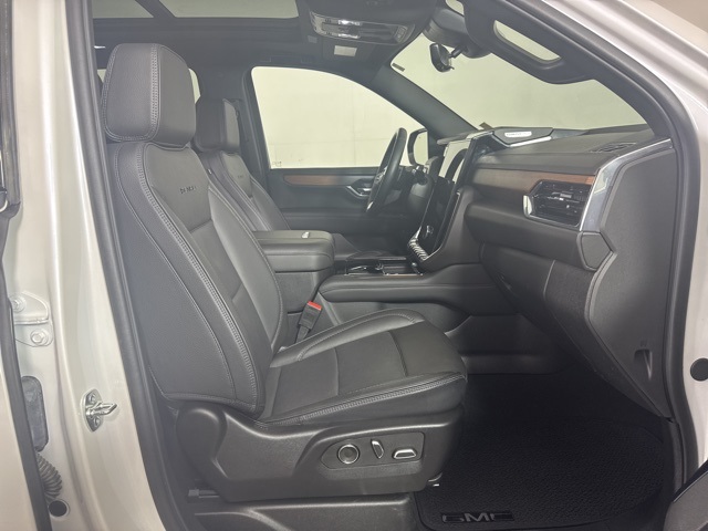 2025 Gmc Yukon XL Denali photo 4
