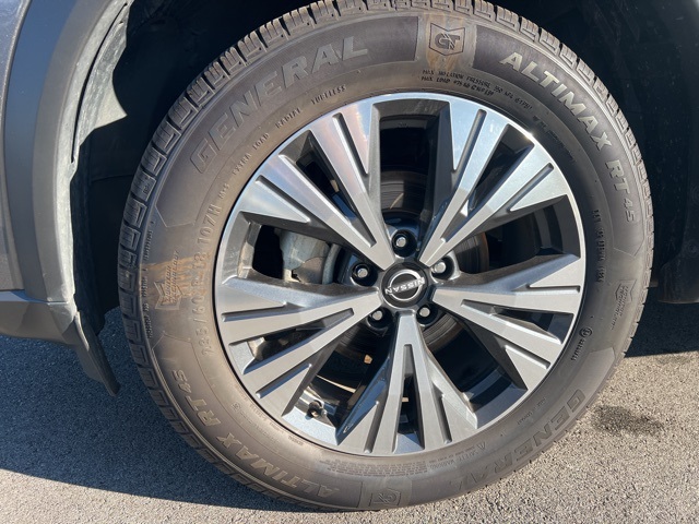 2023 Nissan Rogue SV photo 9