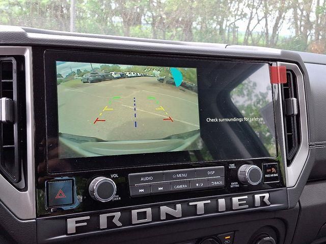 2025 Nissan Frontier SV photo 11